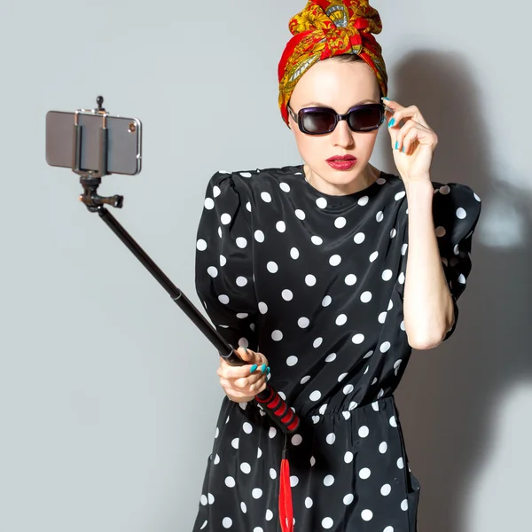 Fashion woman taking selfie — Stock Photo, Image