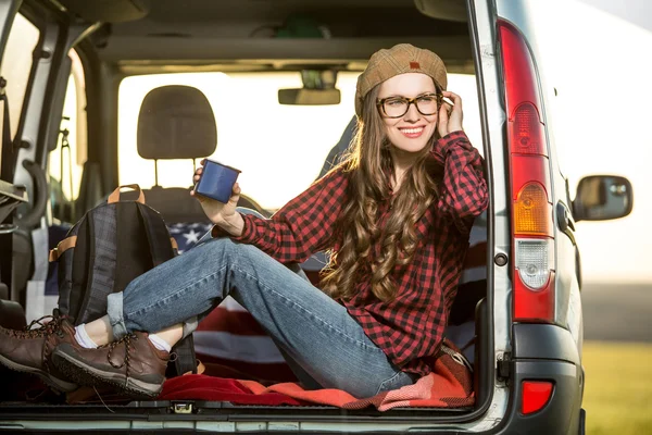 Vacation, travel - woman travel by car — Stock Photo, Image