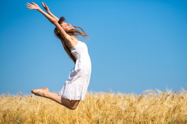 mutlu dertsiz kadın