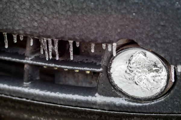 Samochód w lodzie, detal, płytkiej głębi ostrości — Zdjęcie stockowe