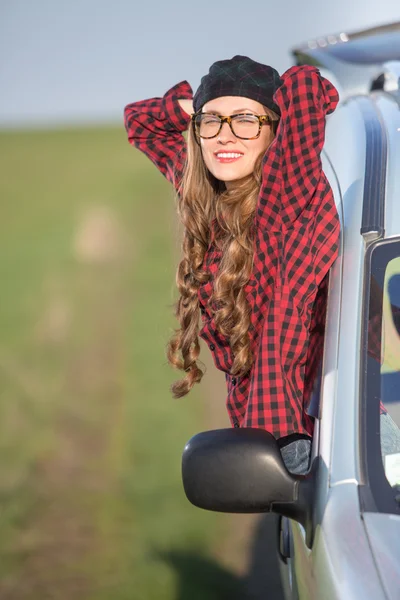 Freiheit Auto reisen Frau — Stockfoto