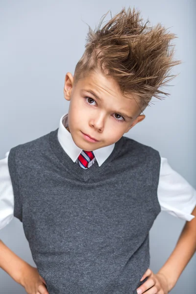 Niedlichen kaukasischen Jungen Porträt — Stockfoto