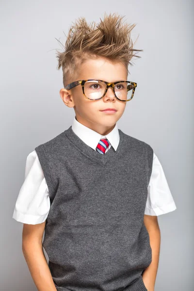 Aranyos kaukázusi fiú portré — Stock Fotó