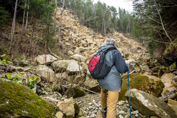 Wandelen man — Stockfoto