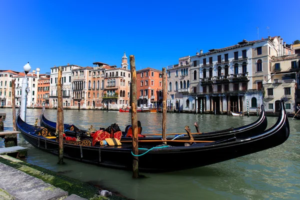 Góndolas Tradicionales Canal Principal Venecia Rialto — Foto de Stock