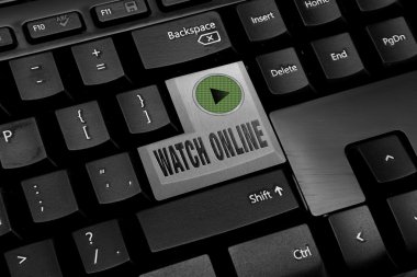 Siyah bilgisayar klavye ile İzle online düğme