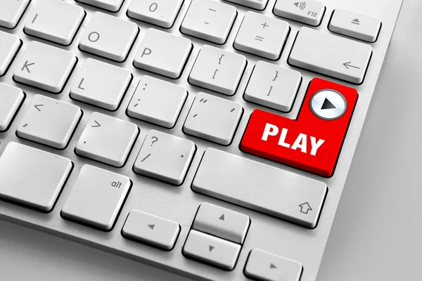 Bilgisayar klavye kırmızı play butonuna ile