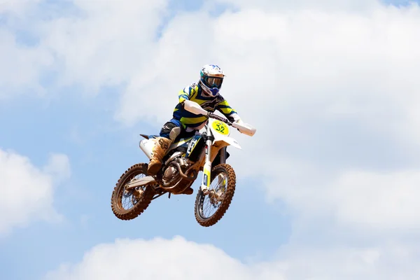 Wingate Israel July 2016 Motocross Riders Bikes Clearing Tabletop Jump — Stockfoto