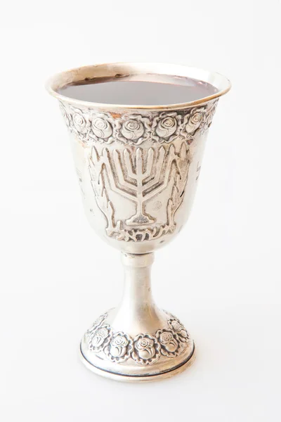 Silver Kiddush cup with the word Israel in Hebrew — Stock Photo, Image