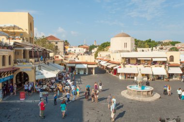 Rhodes eski şehir merkezi kare görünümü