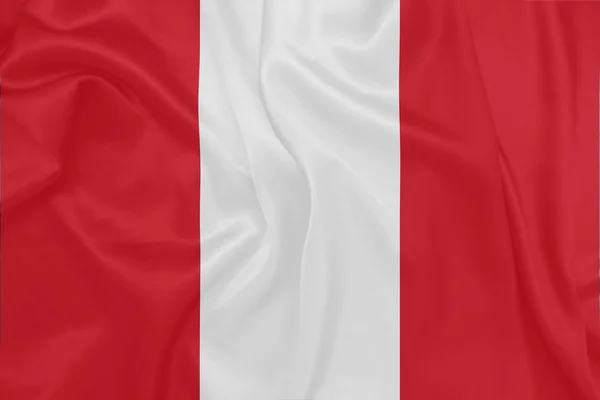 Peru - Nationalflagge auf Seidentextur schwenken — Stockfoto