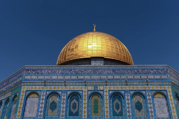 The Dom of Rock on the Temple Mount in the Old City of Jerusalem — Stock Photo, Image