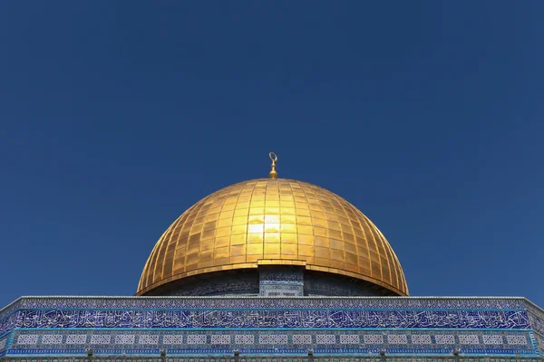 The Dom of Rock on the Temple Mount in the Old City of Jerusalem — Stock Photo, Image