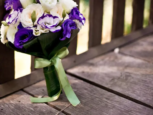 Fresh wedding bouquet — Stock Photo, Image