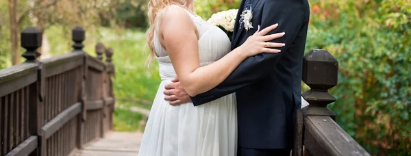 Casal de casamento apaixonado — Fotografia de Stock