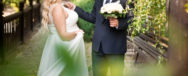 Hochzeitspaar verliebt — Stockfoto