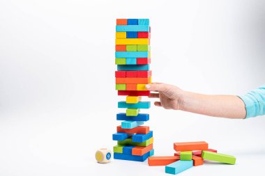 Kule oyunu. Aile Oyunu Renkli Tahta Küpler