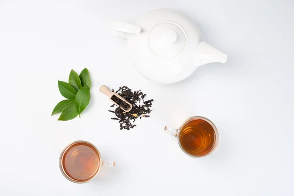 緑茶は白を基調とした茶葉 — ストック写真