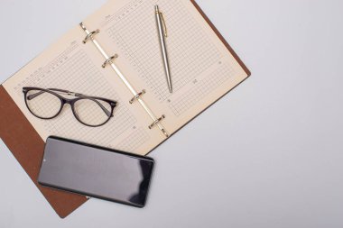 Günlük. Günlük tutuyorum. kalem ve telefonu engelle.