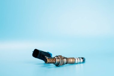 Beyaz zemin üzerinde sensör baca gazı (oksijen)