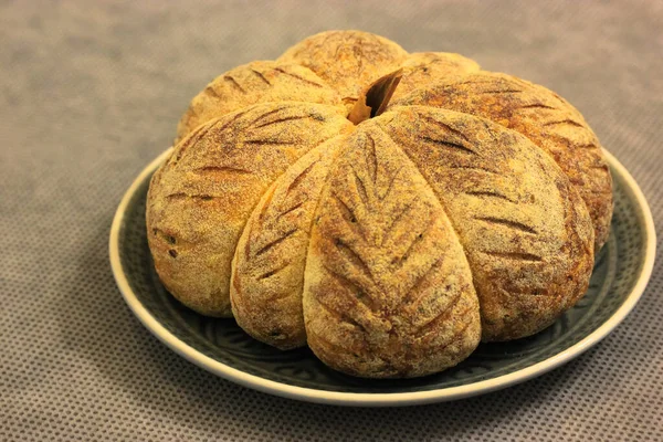 Σπιτική Ζύμη Φρέσκο Ψωμί Σχήμα Κολοκύθας Φόντο Για Τις Ευχαριστίες — Φωτογραφία Αρχείου
