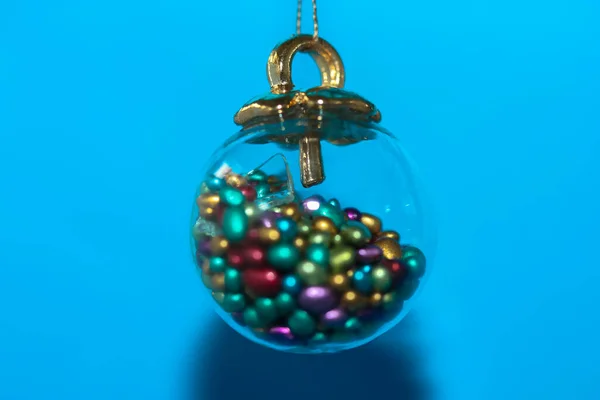 Mooie Kerstboom Speelgoed Vorm Van Een Glazen Bal Met Kleurrijke — Stockfoto