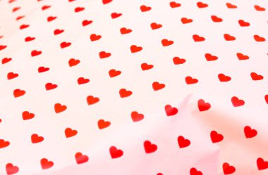 Sevgililer Günü ya da tüm sevgililer günü için arka plan, beyaz arka planda kırmızı kalpler.