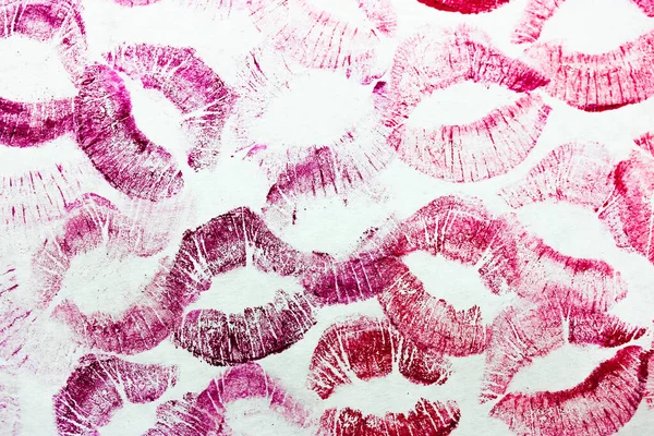 Абстрактні Рожеві Поцілунки Ізольовані Білому Тлі Багато Жіночих Відбитків Губ — стокове фото