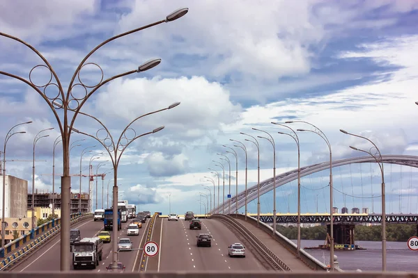 Belle Vue Sur Pont Avec Circulation Automobile Grande Vitesse Lampes — Photo