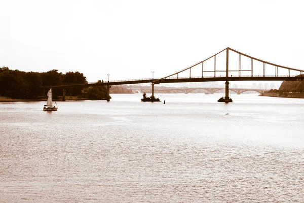 Kiev Ukraine July 2021 Pedestrian Bridge Dnieper River Kiev Beautiful — Stock Photo, Image