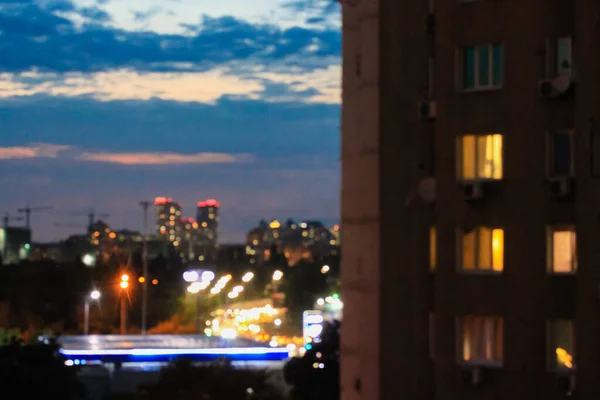 Желтый Свет Окнах Панорама Большого Города Против Темно Синего Облачного — стоковое фото