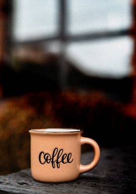 Sıcak seramik kupa ya da üzerinde 