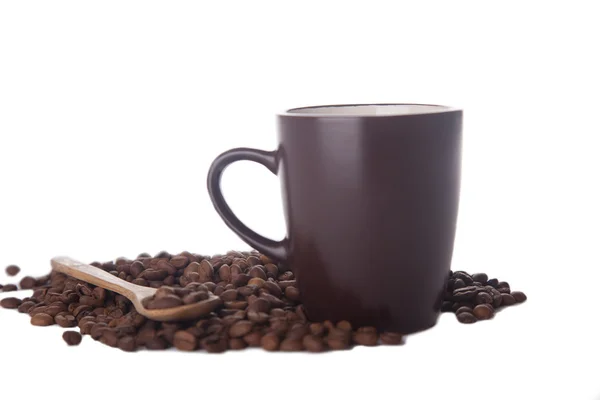 Beyaz arka planda kahve fincanı