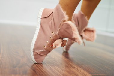 Spor ayakkabı yakın çekim