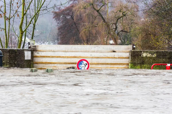 Flood control after heavy rains — Stock Photo, Image