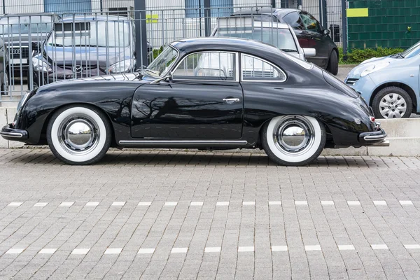 Černá ročník Porsche 1600 — Stock fotografie