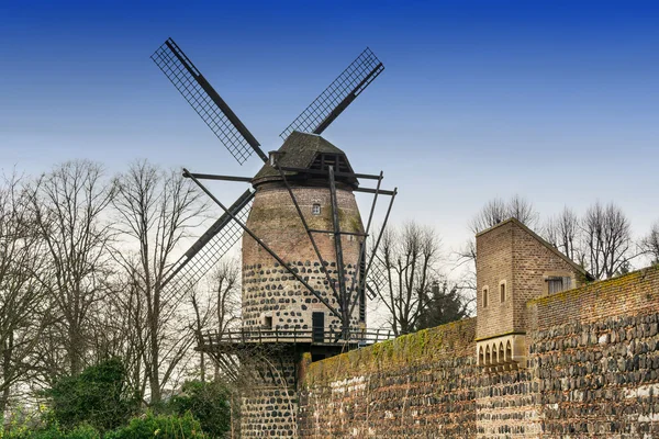 Windmill in Zons am Rhein — Stock Photo, Image