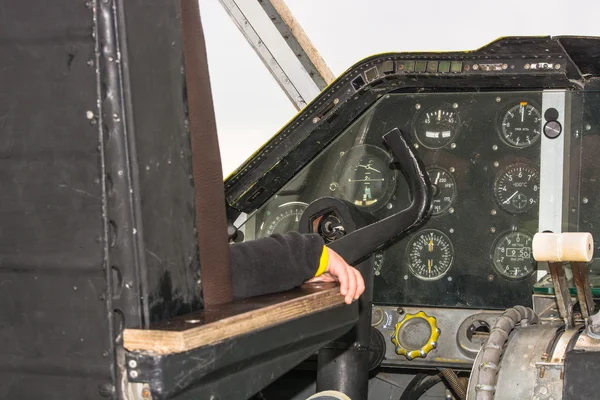 Cockpit de uma aeronave vintage — Fotografia de Stock