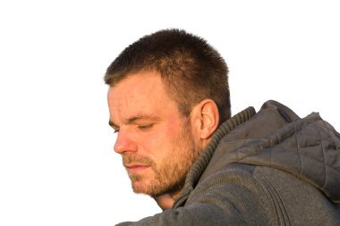 Beyaz arka plan karşı erkek portre.     