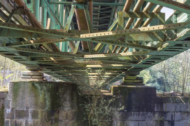 çelik demiryolu köprüsü