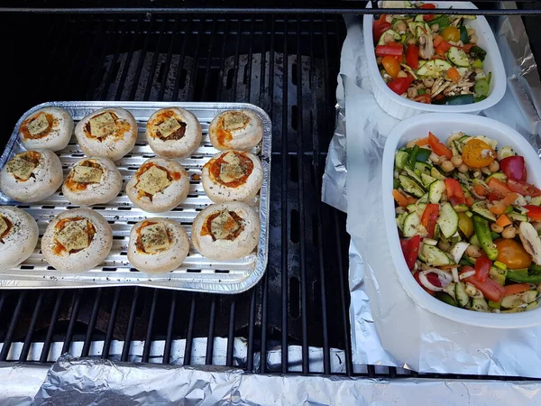 Verduras Parrilla Una Parrilla Tazón Blanco Vista Superior —  Fotos de Stock