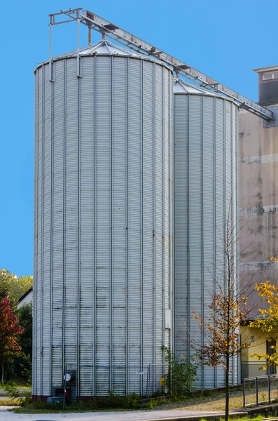 Two silver silos — Stock Photo, Image