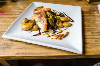 tavuk saltimbocca