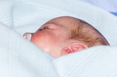 huzur içinde uyuyan bebek