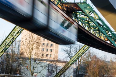 Wuppertal süspansiyon demiryolu