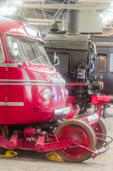 Železniční silniční autobusová doprava — Stock fotografie