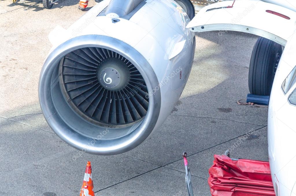 Aircraft nozzle engine