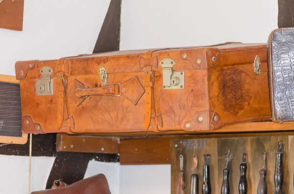 Old antique suitcase — Stock Photo, Image