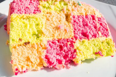  Renkli damalı pasta