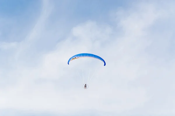 Paramotoring — стокове фото